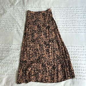 Aritzia - Wilfred skirt in leopard/animal print - Size 00